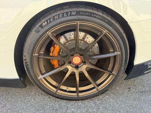 Used 2016 Nissan GT-R Premium image 12