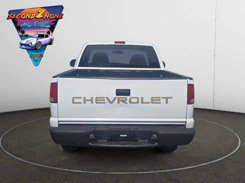 Used 2001 Chevrolet S10 Pickup 2WD Extended Cab image 5