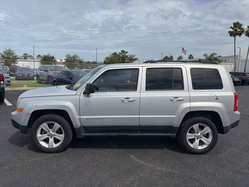 Used 2012 Jeep Patriot Latitude FWD image 4