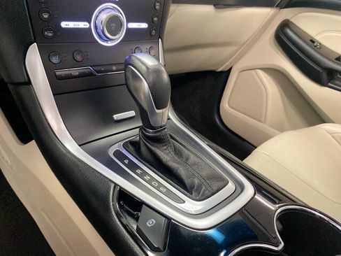 Used 2018 Ford Edge Titanium w/ Equipment Group 301A FWD image 24