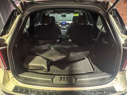 Used 2022 Ford Explorer ST-Line w/ Class IV Trailer Tow Package image 30