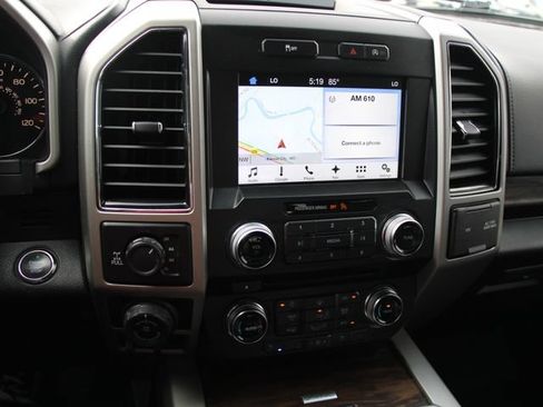 Used 2018 Ford F150 Lariat w/ Equipment Group 502A Luxury AWD/4WD image 19