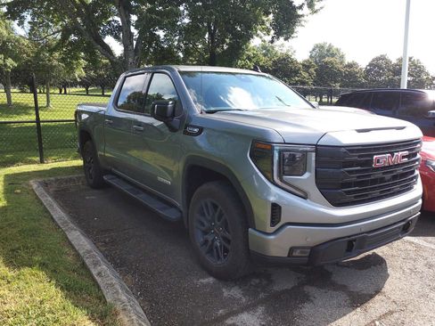 Used 2025 GMC Sierra 1500 Elevation w/ Elevation Premium Package AWD/4WD image 3