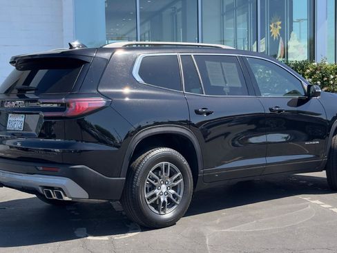 Used 2025 GMC Acadia Elevation FWD image 4