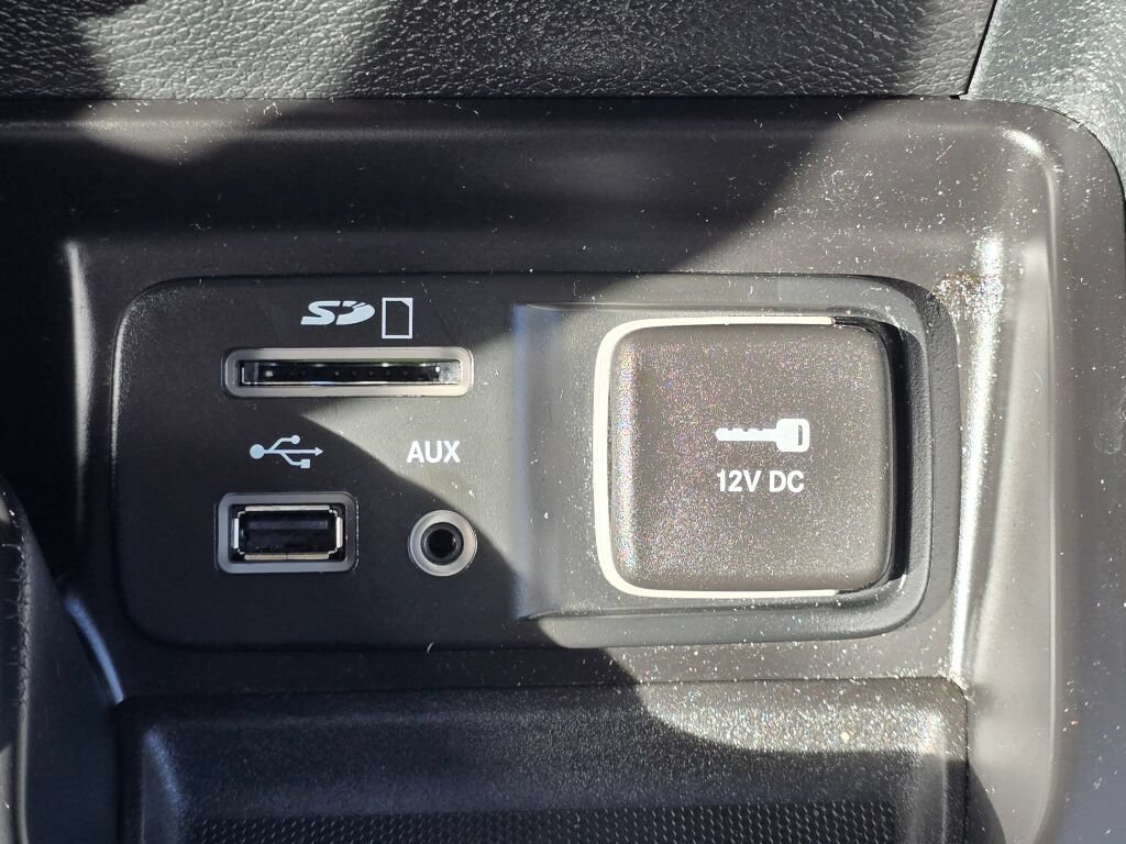 Used 2016 Jeep Cherokee Trailhawk w/ Leather Interior Group AWD/4WD image 29