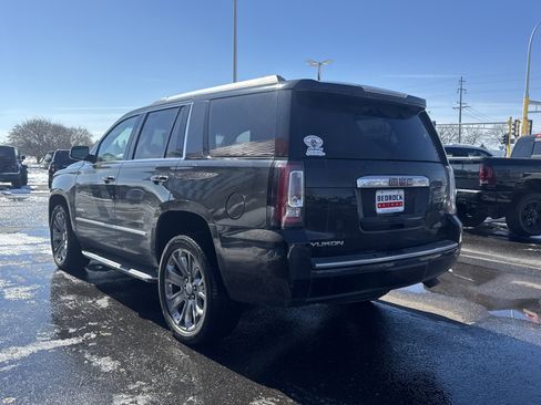 Used 2017 GMC Yukon Denali image 2