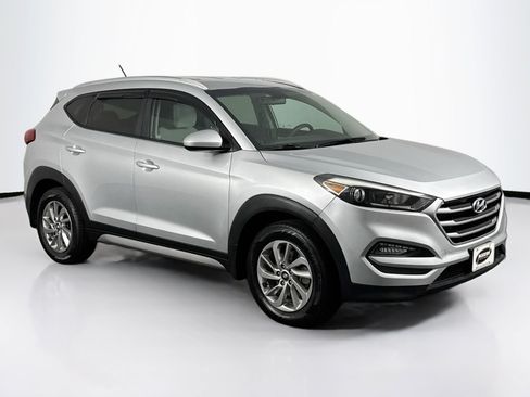 Used 2017 Hyundai Tucson SE w/ SE Popular Package 02 AWD/4WD image 2