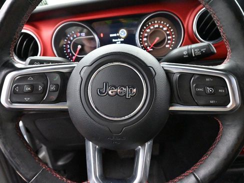 Used 2018 Jeep Wrangler Rubicon AWD/4WD image 15