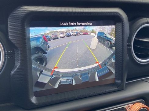 Used 2018 Jeep Wrangler Unlimited Sahara w/ Quick Order Package 24M Moab image 16