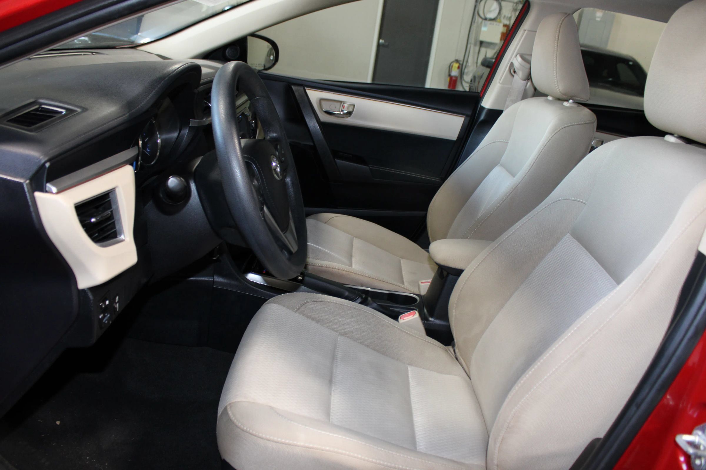 Used 2016 Toyota Corolla LE FWD image 20