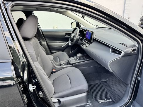 Used 2026 Toyota Corolla Cross LE w/ Moonroof Package AWD/4WD image 12