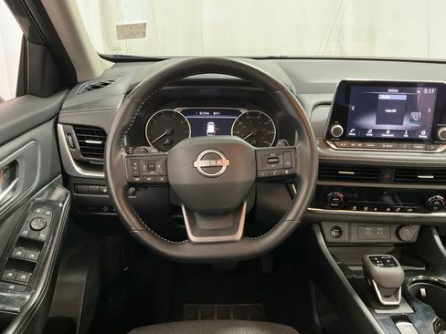 Used 2025 Nissan Rogue SV AWD/4WD image 7