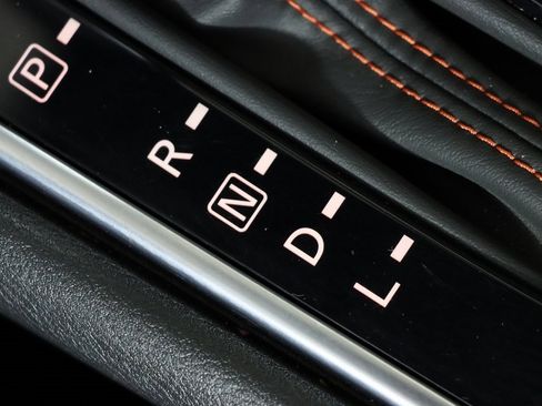 Used 2025 Nissan Sentra SR image 38