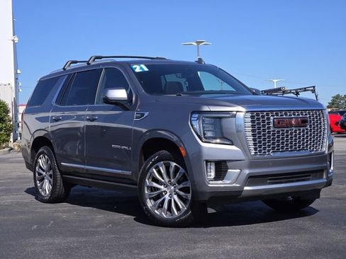 Used 2021 GMC Yukon Denali w/ Denali Premium Package AWD/4WD image 2