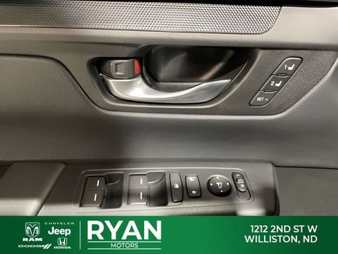 Used 2025 Honda CR-V Sport-L image 22