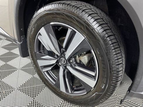 Used 2021 Nissan Rogue Platinum FWD image 12