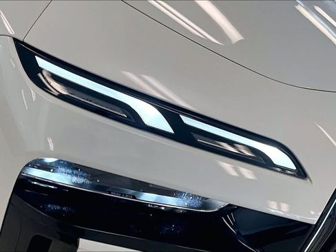 Used 2025 BMW i7 xDrive60 AWD/4WD image 26