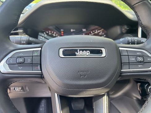 Used 2022 Jeep Compass Latitude w/ Sun and Sound Group AWD/4WD image 28