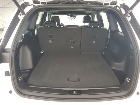 New 2025 Jeep Grand Cherokee Altitude image 33