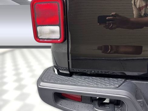 New 2025 Jeep Gladiator Sport w/ Premium Package image 13