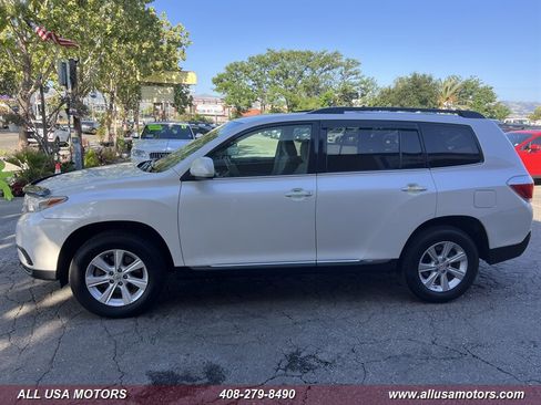 Used 2011 Toyota Highlander 4WD w/ Cold Weather Pkg image 6