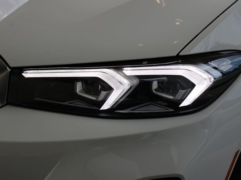 Used 2026 BMW 330i Sedan w/ Convenience Package RWD image 11