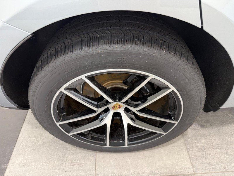 Certified 2025 Porsche Macan AWD/4WD image 8