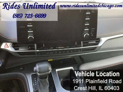 Used 2024 Toyota Sienna XSE w/ XSE Plus Package AWD/4WD image 19