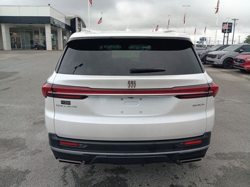 Used 2025 Buick Enclave Preferred w/ Power Package FWD image 5