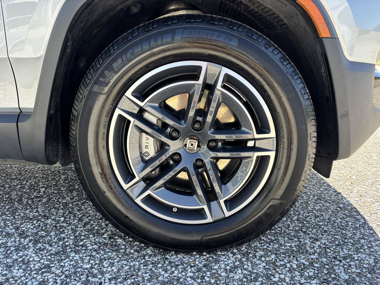 Used 2025 Rivian R1S Adventure Dual AWD/4WD image 31