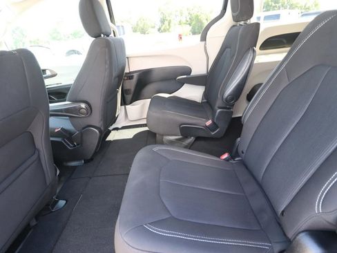 Used 2023 Chrysler Voyager LX FWD image 12