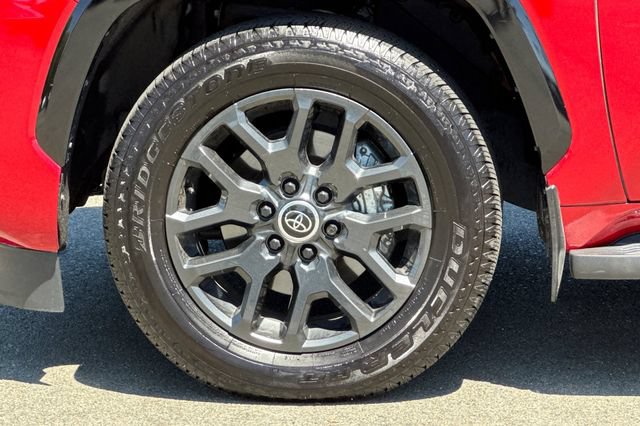 Used 2024 Toyota Sequoia Platinum AWD/4WD image 26