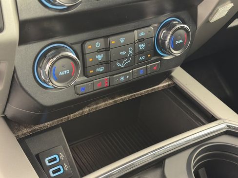 Used 2019 Ford F350 Lariat w/ Chrome Package image 21