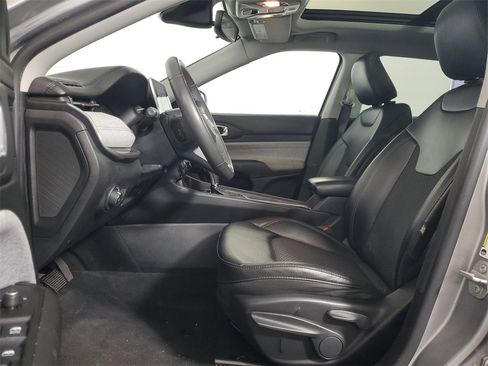 Used 2022 Jeep Compass Latitude w/ Sun and Sound Group image 11