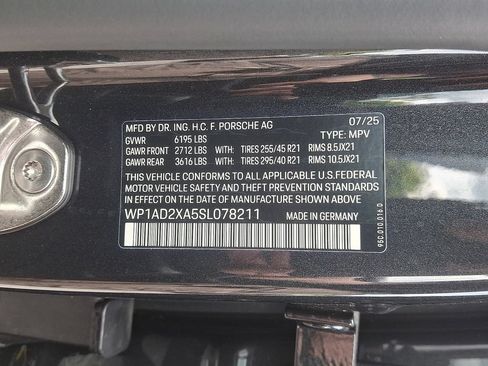 Used 2025 Porsche Macan Electric RWD image 28