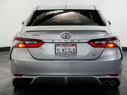 Used 2021 Toyota Camry SE FWD image 5