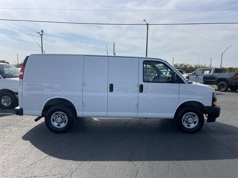 Used 2024 Chevrolet Express 2500 Work Van image 5
