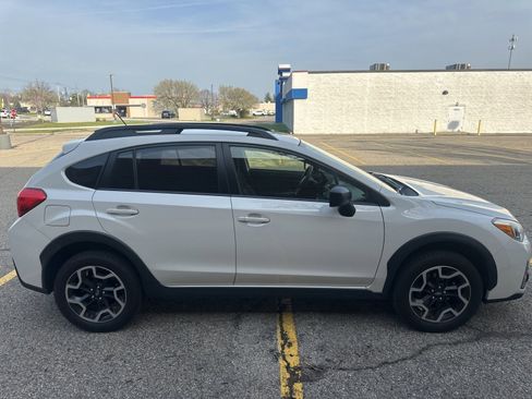 Used 2016 Subaru Crosstrek 2.0i image 12