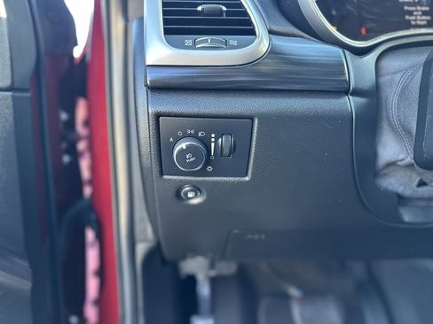 Used 2021 Jeep Grand Cherokee Laredo image 29