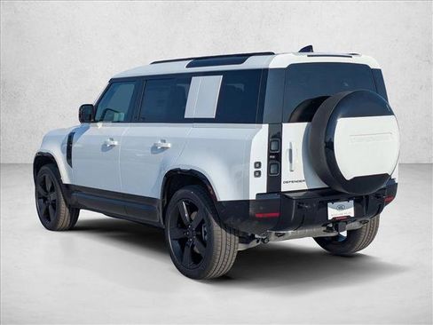 New 2026 Land Rover Defender 110 X-Dynamic SE image 9