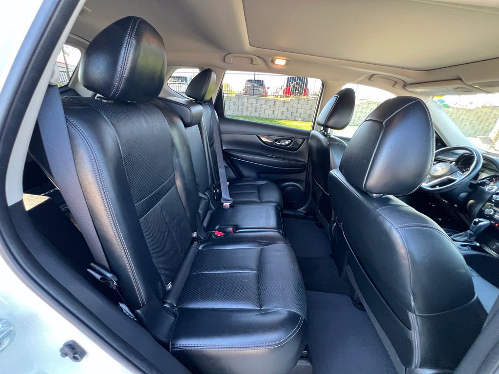 Used 2017 Nissan Rogue SL w/ SL Premium Package AWD/4WD image 24