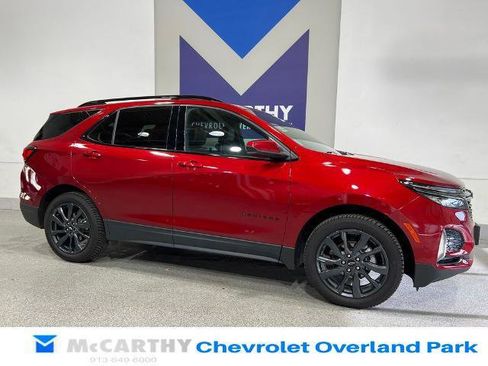 Used 2023 Chevrolet Equinox RS AWD/4WD image 3
