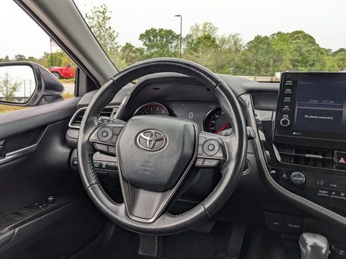 Used 2023 Toyota Camry XSE image 21