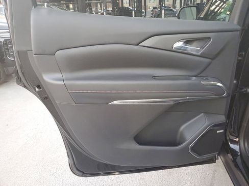 New 2026 Chevrolet Traverse Z71 w/ Enhanced Driving Package image 16