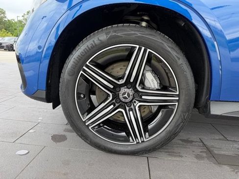 Used 2025 Mercedes-Benz GLC 300 4MATIC image 11