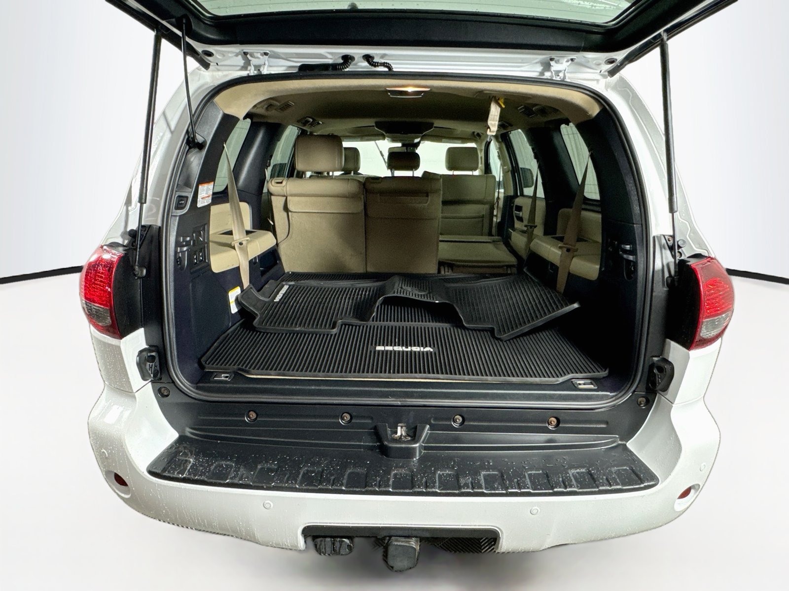 Used 2020 Toyota Sequoia Limited w/ Safety & Convenience Package AWD/4WD image 28