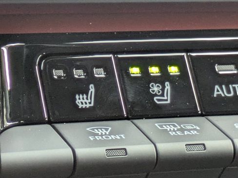 New 2026 Toyota Prius Plug-In Hybrid FWD image 22
