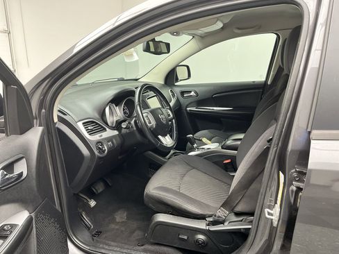 Used 2014 Dodge Journey SXT w/ Flexible Seating Group image 3