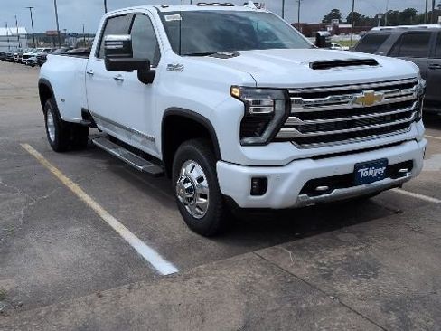 New 2026 Chevrolet Silverado 3500 High Country w/ High Country Premium Package AWD/4WD image 3