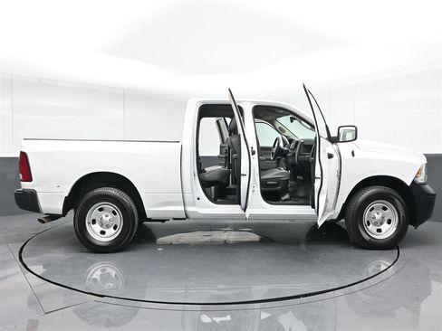 Used 2020 RAM 1500 Tradesman RWD image 28